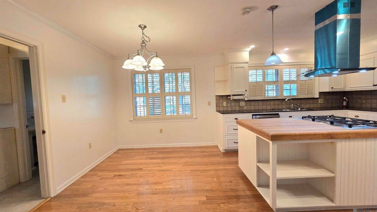 11067 Goodwood Blvd - Photo 5 of 32