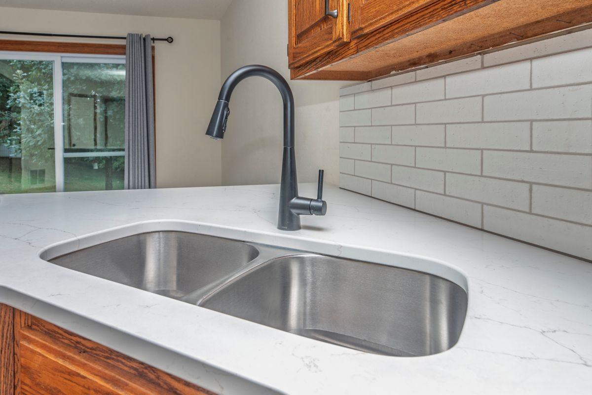 3510 Berkshire Ct - Photo 5 of 16