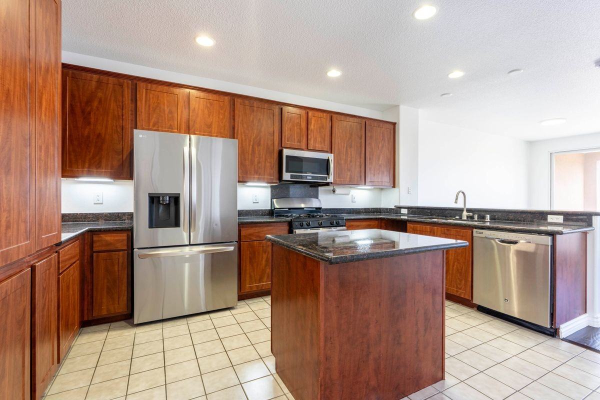 12688 Chapman Ave - Photo 4 of 35