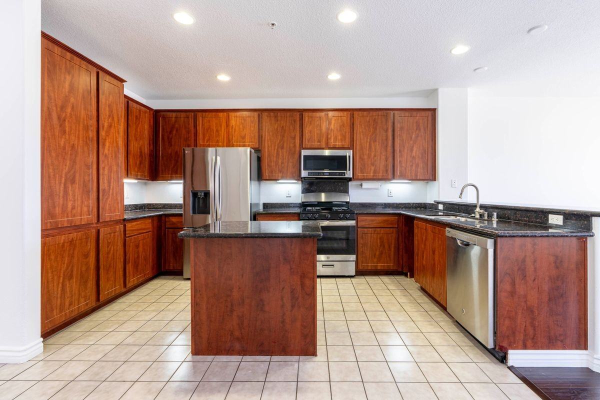 12688 Chapman Ave - Photo 5 of 35