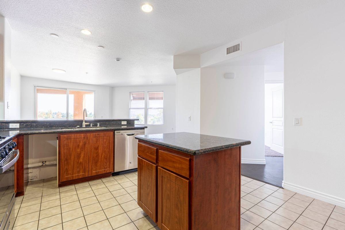 12688 Chapman Ave - Photo 7 of 35