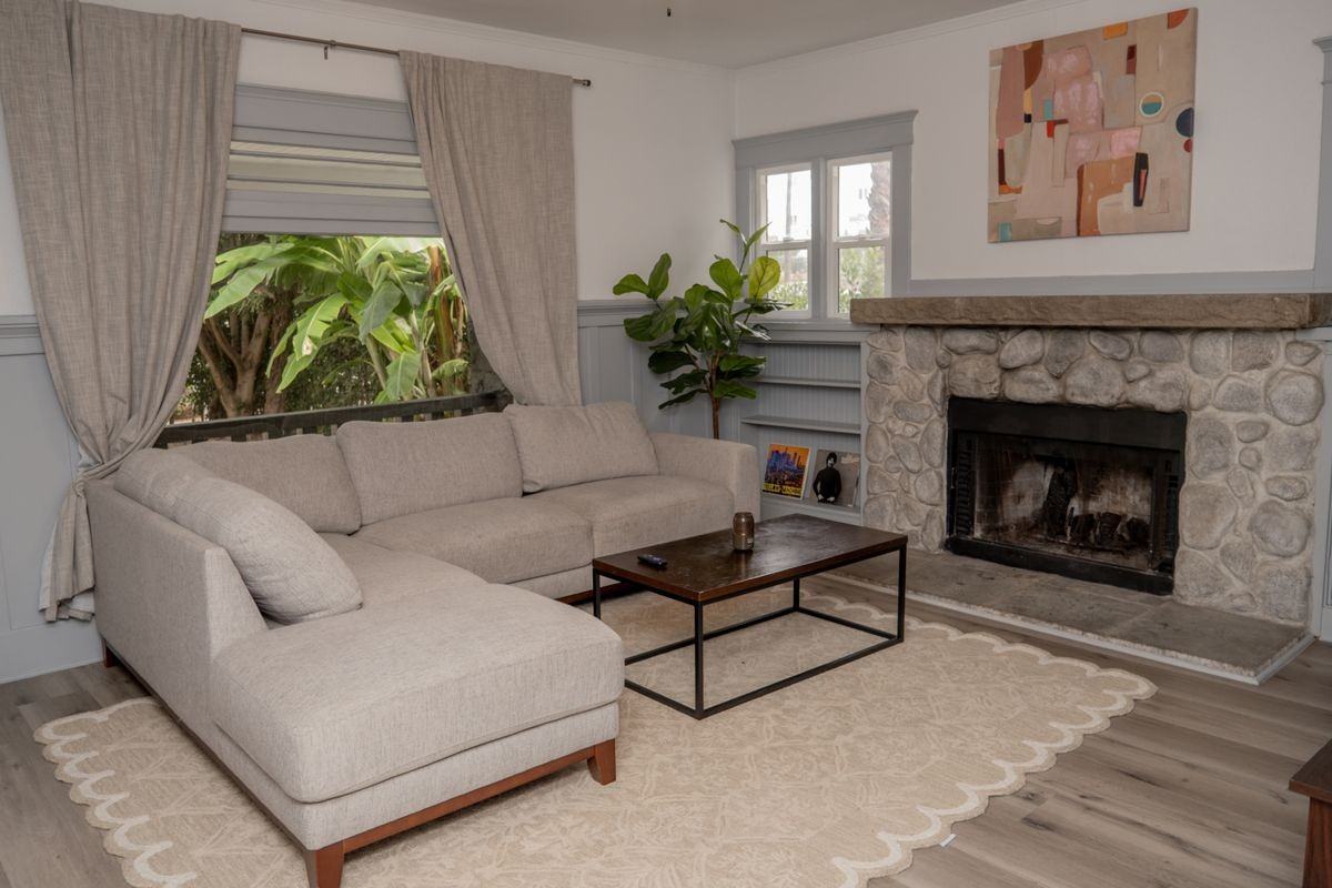 6136 Carlos Ave - Photo 3 of 3