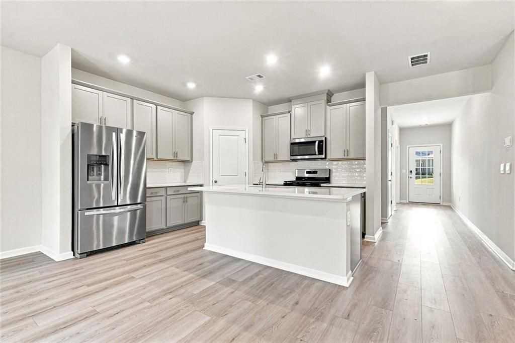 176 Meander Dr - Photo 4 of 41