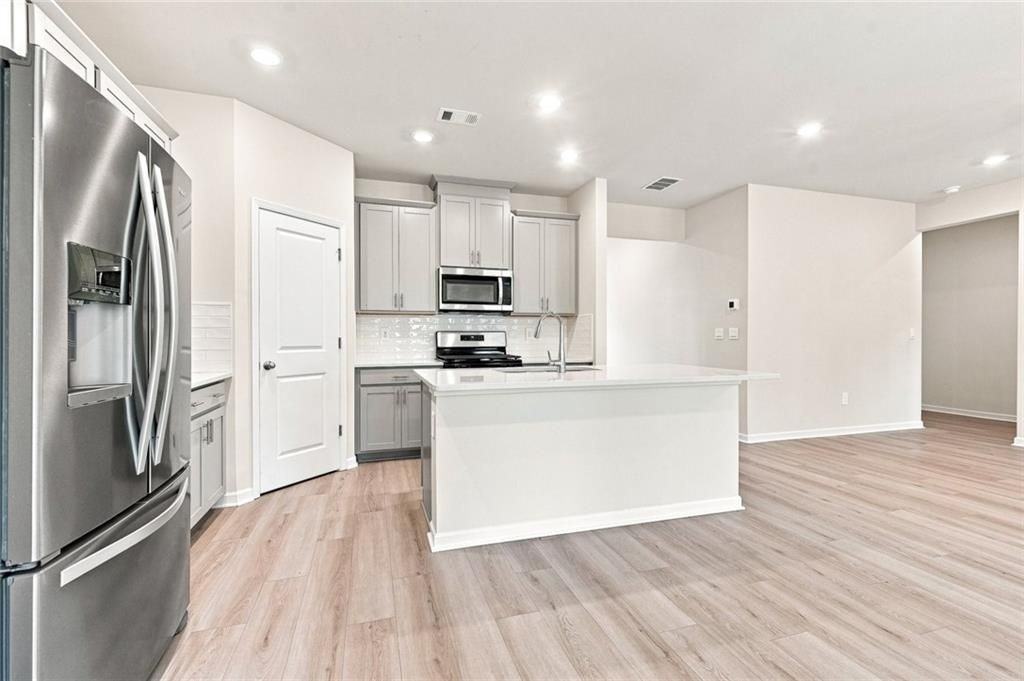 176 Meander Dr - Photo 5 of 41