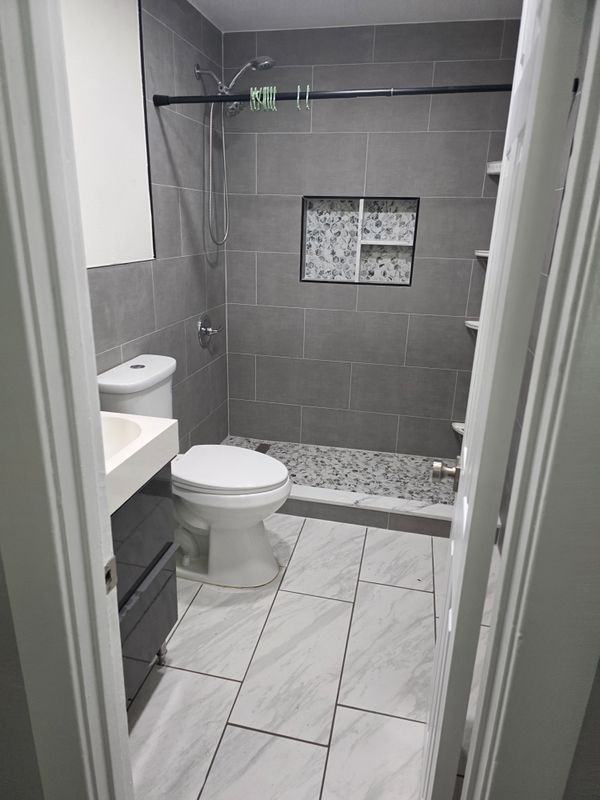 193 1/2 Clinton St - Photo 5 of 11