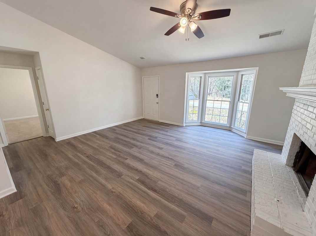 5003 Henson Drive - Photo 5 of 11