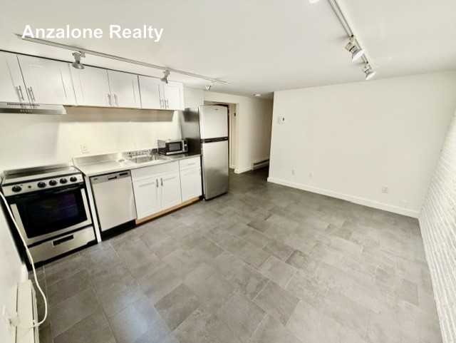 7 Thacher Ct #B - Photo 5 of 11