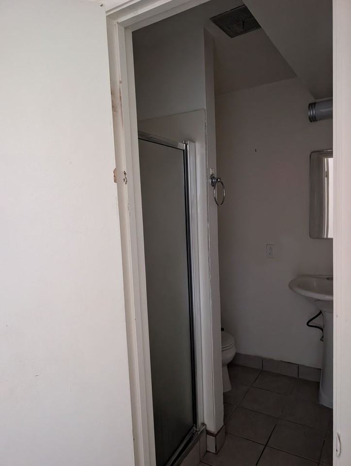 1213 San Pablo Ave #102 - Photo 7 of 8