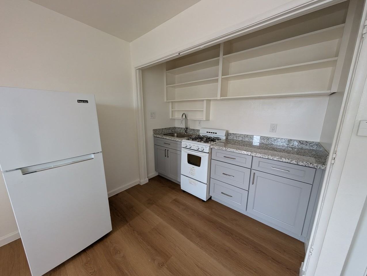 1213 San Pablo Ave #103 - Photo 3 of 9