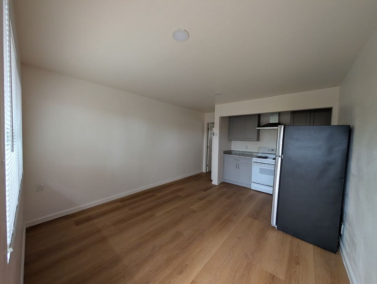 1213 San Pablo Ave #104 - Photo 3 of 8