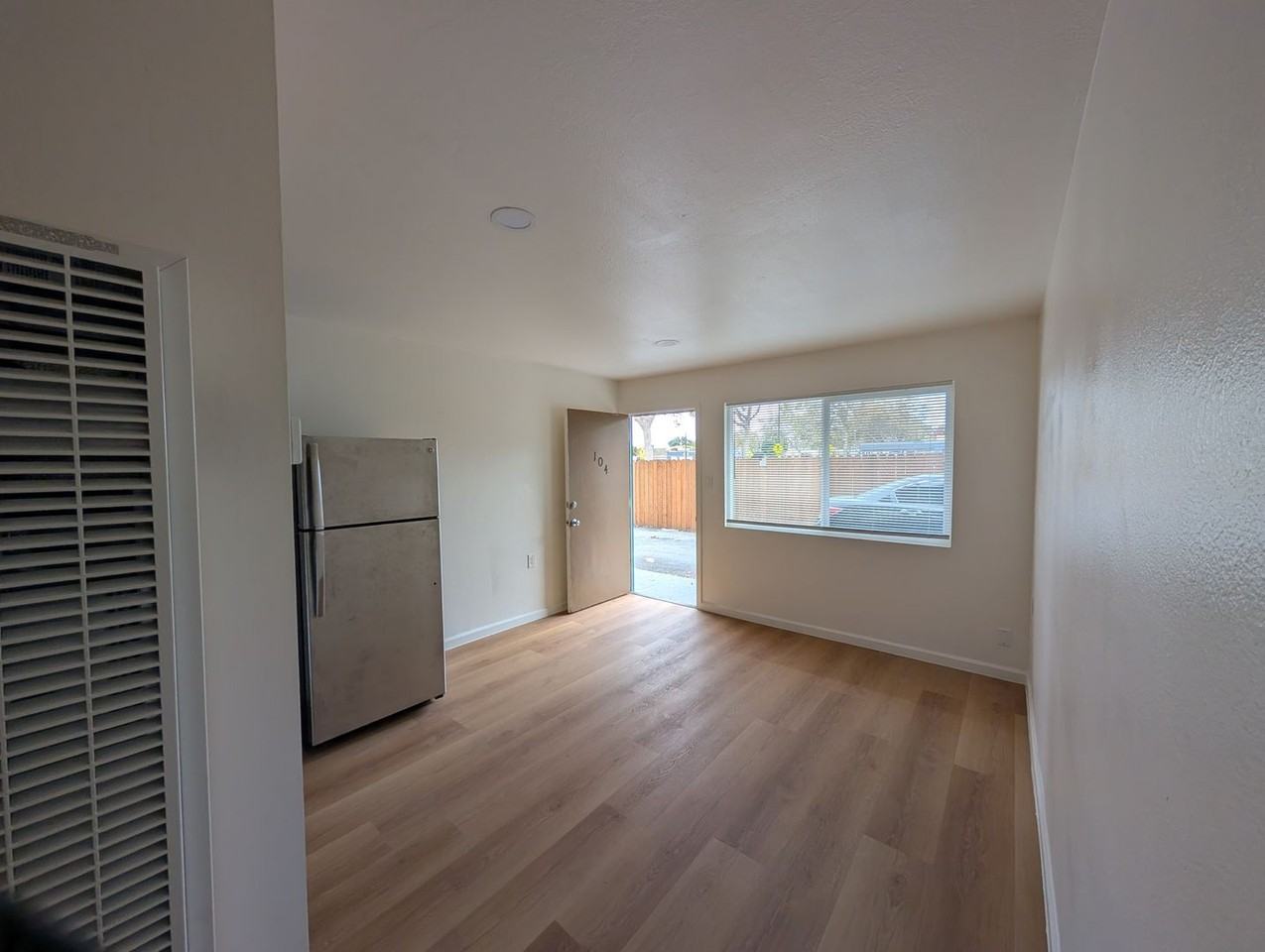 1213 San Pablo Ave #104 - Photo 4 of 8