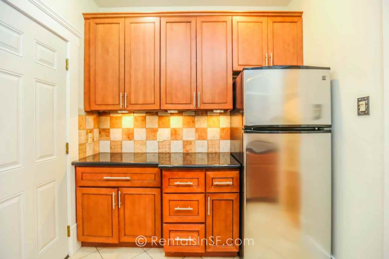 1155 Hayes St #3 - Photo 4 of 20