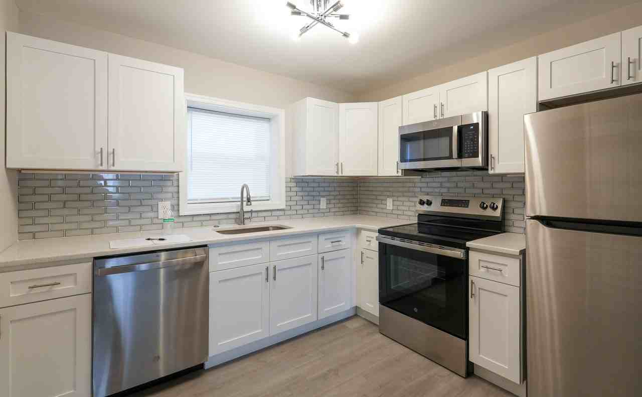 1542 S 27th St - Photo 3 of 25