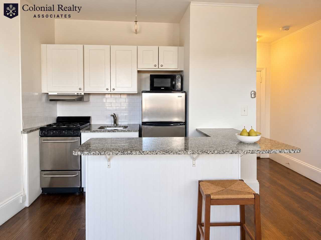 90 Charles St #53 - Photo 7 of 17