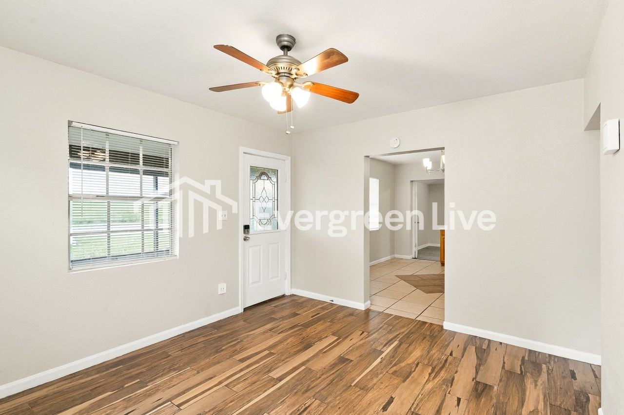 2850 Hickory Rd - Photo 3 of 15