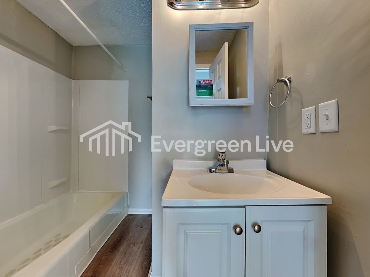 1910 Chelton Ave W - Photo 6 of 21