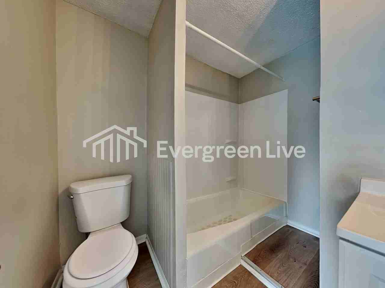 1910 Chelton Ave W - Photo 7 of 21