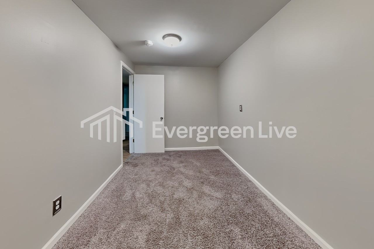 11811 65th Pl N - Photo 6 of 21