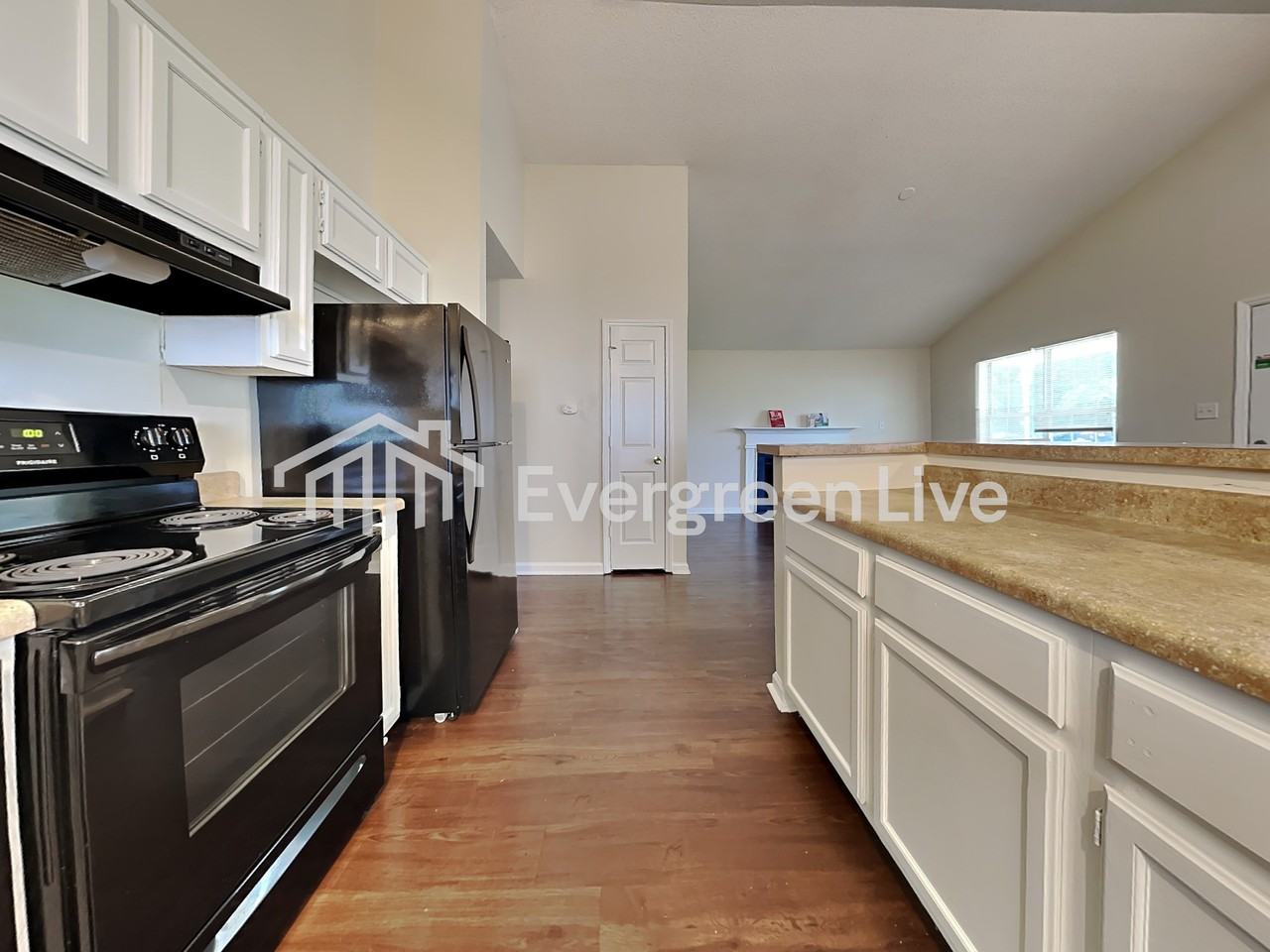 1509 Eagles Landing Dr - Photo 3 of 15