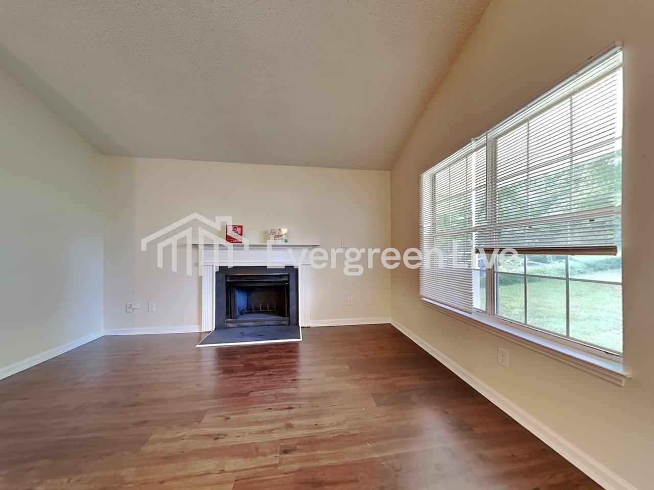 1509 Eagles Landing Dr - Photo 2 of 15
