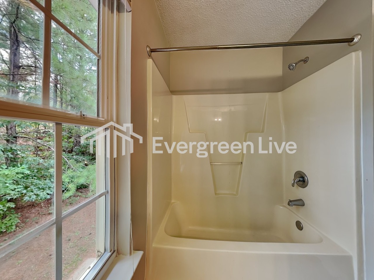 11020 Pointer Ridge Dr - Photo 5 of 17