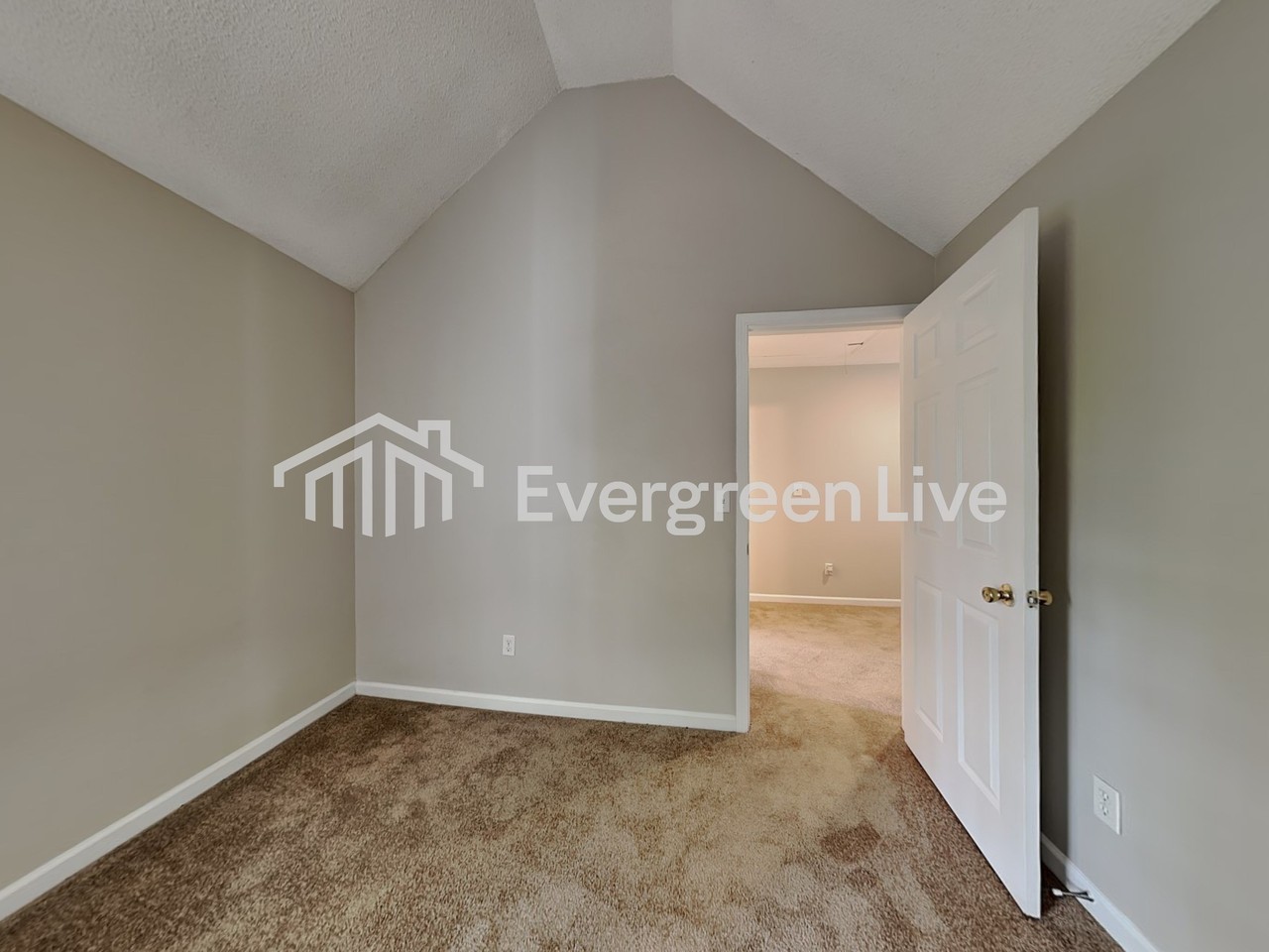 11020 Pointer Ridge Dr - Photo 7 of 17