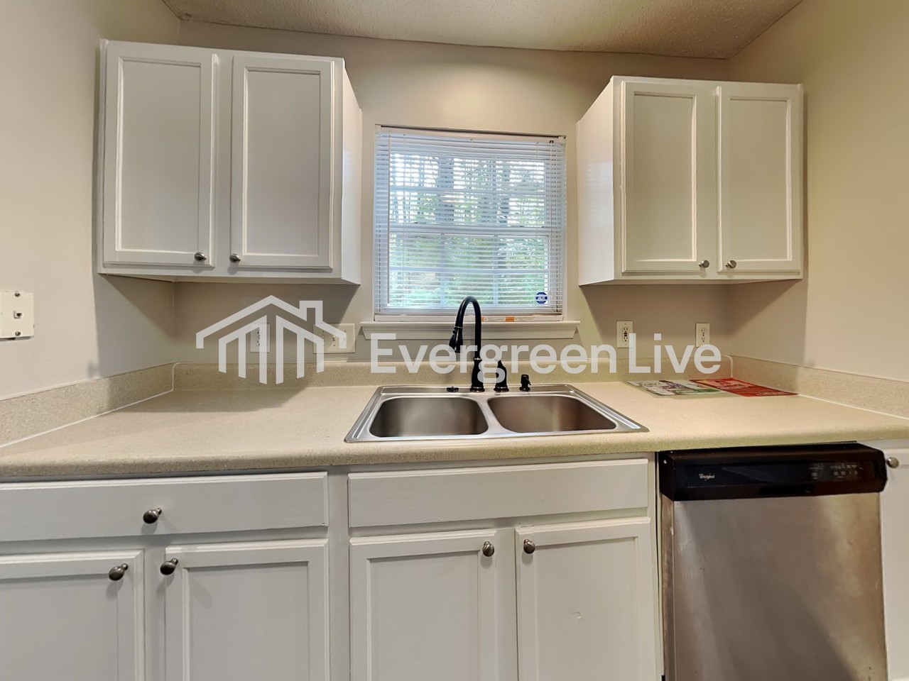 11020 Pointer Ridge Dr - Photo 3 of 17