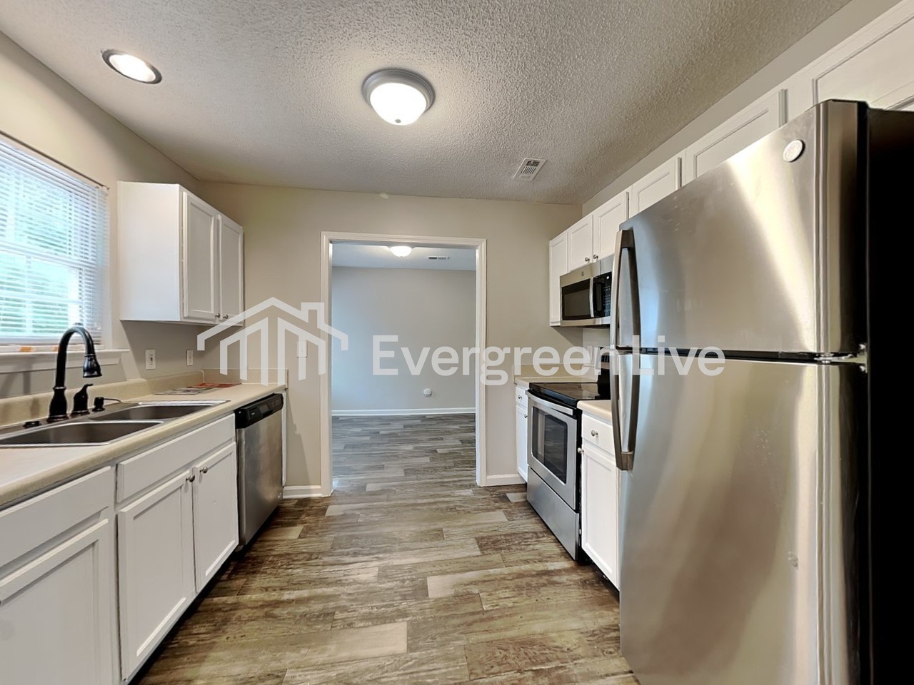 11020 Pointer Ridge Dr - Photo 2 of 17