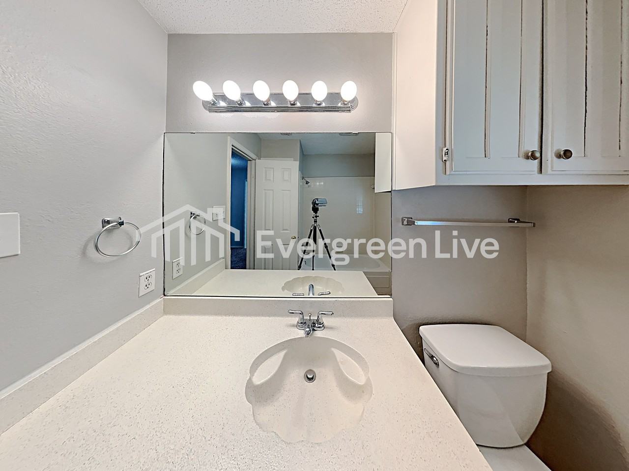 104 Ne Timber Ridge Dr - Photo 4 of 17