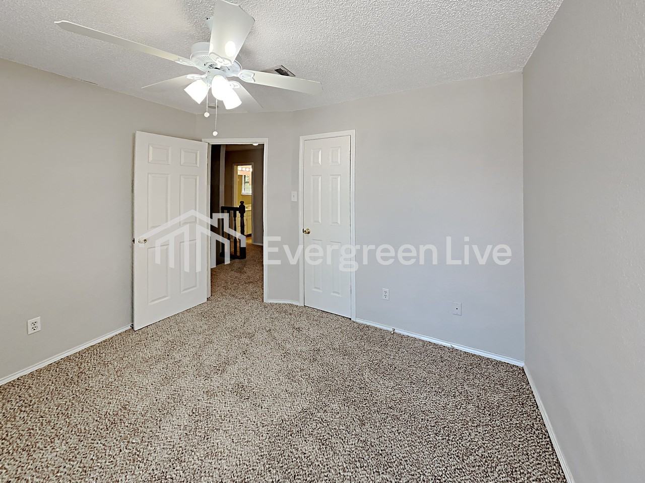 104 Ne Timber Ridge Dr - Photo 5 of 17