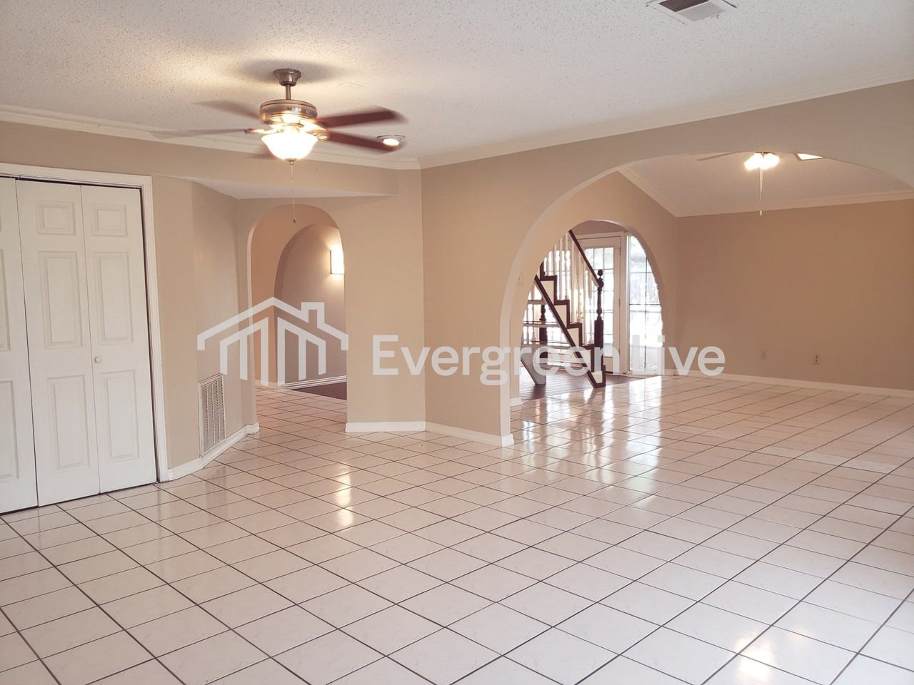 2217 Rockwood Dr - Photo 3 of 35