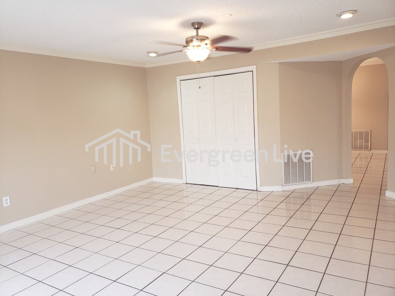 2217 Rockwood Dr - Photo 4 of 35