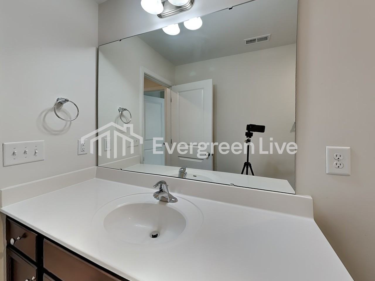 737 Pointe Andrews Dr - Photo 5 of 18