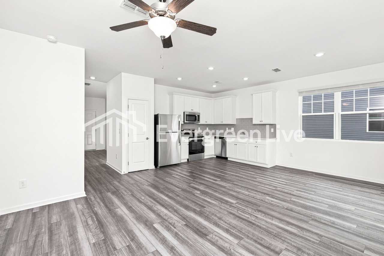 1434 Solace Wy - Photo 2 of 16