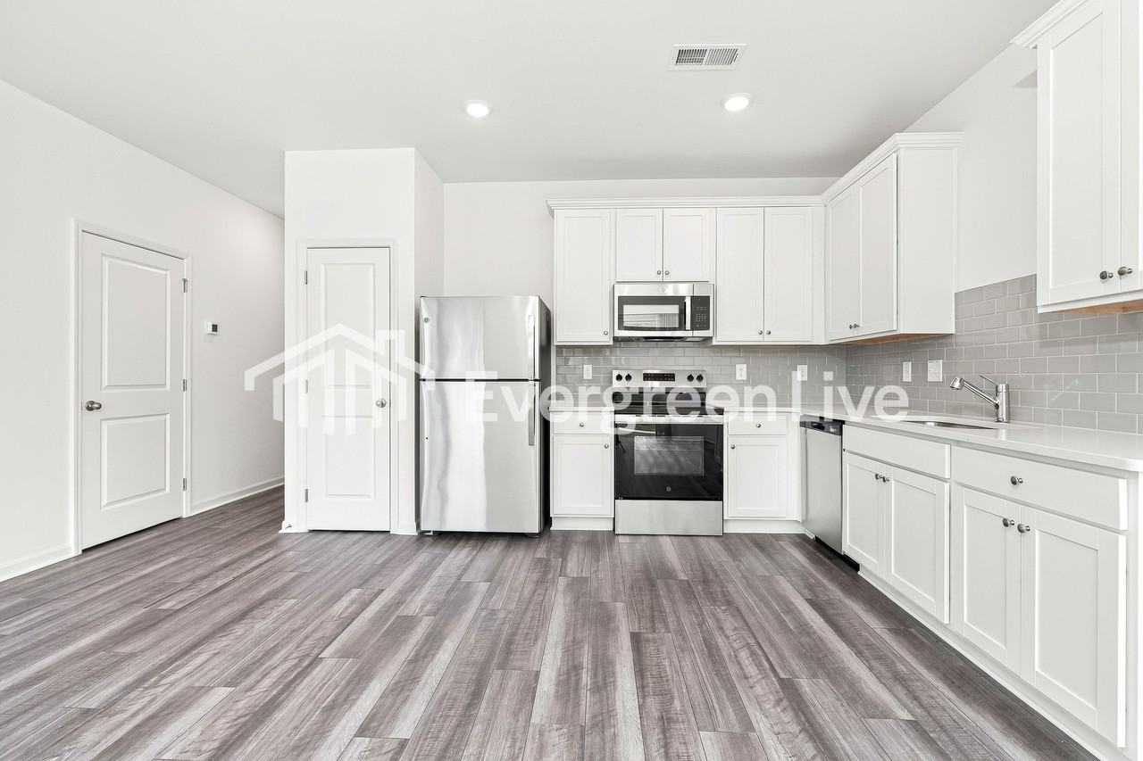 1434 Solace Wy - Photo 4 of 16