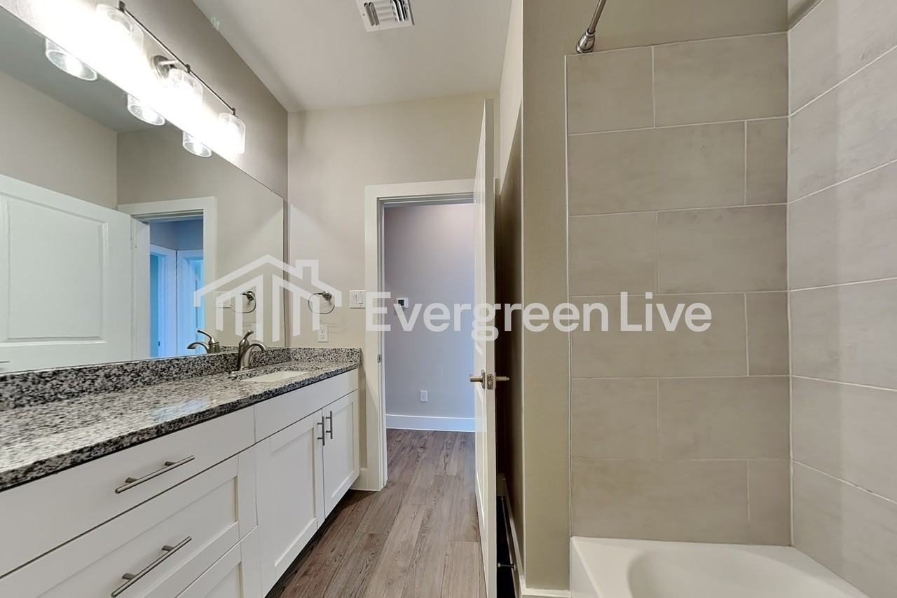 1513 Marvin Gdns - Photo 4 of 20
