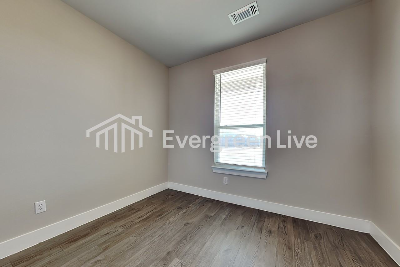 1513 Marvin Gdns - Photo 6 of 20