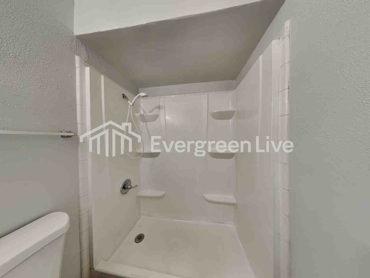 1202 Neptune Dr - Photo 4 of 19