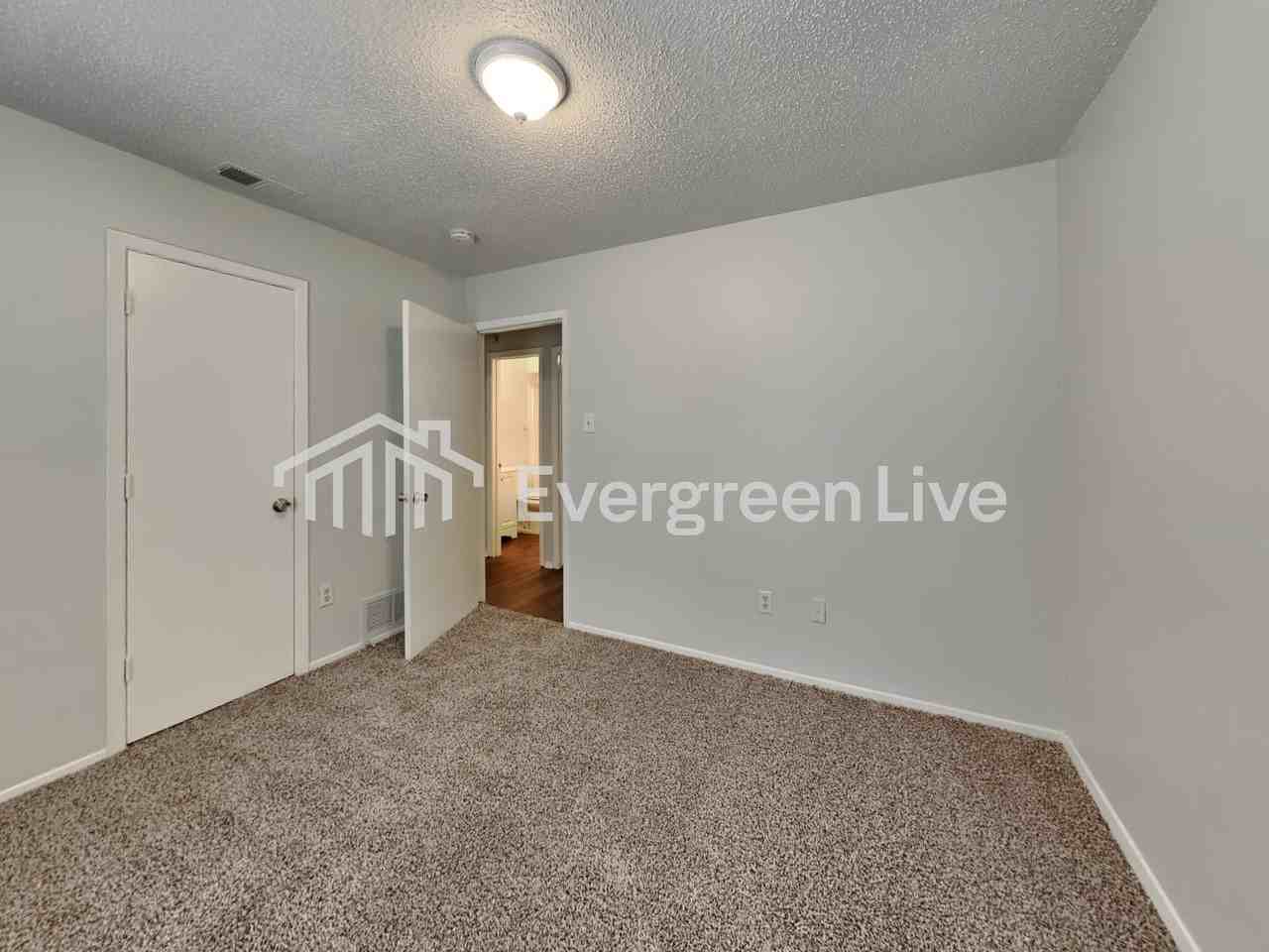 1202 Neptune Dr - Photo 5 of 19