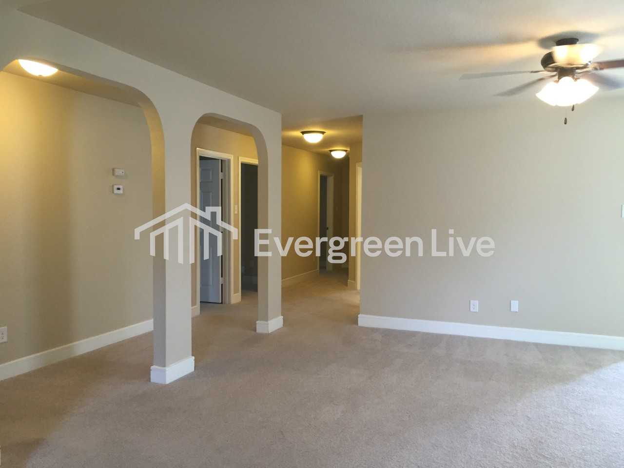 1946 Cross Oaks Dr - Photo 3 of 23