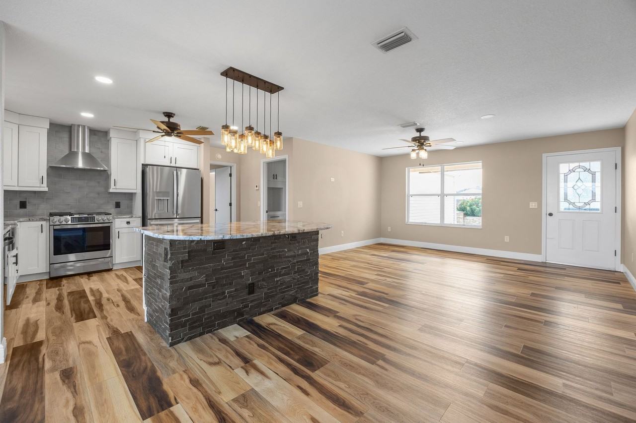 1228 Carvello Dr - Photo 5 of 38