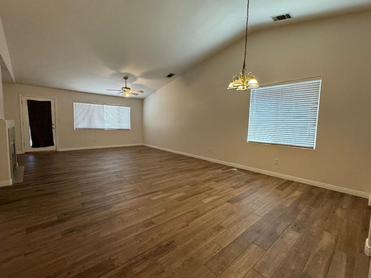 8510 Eagles Landing Dr - Photo 2 of 16