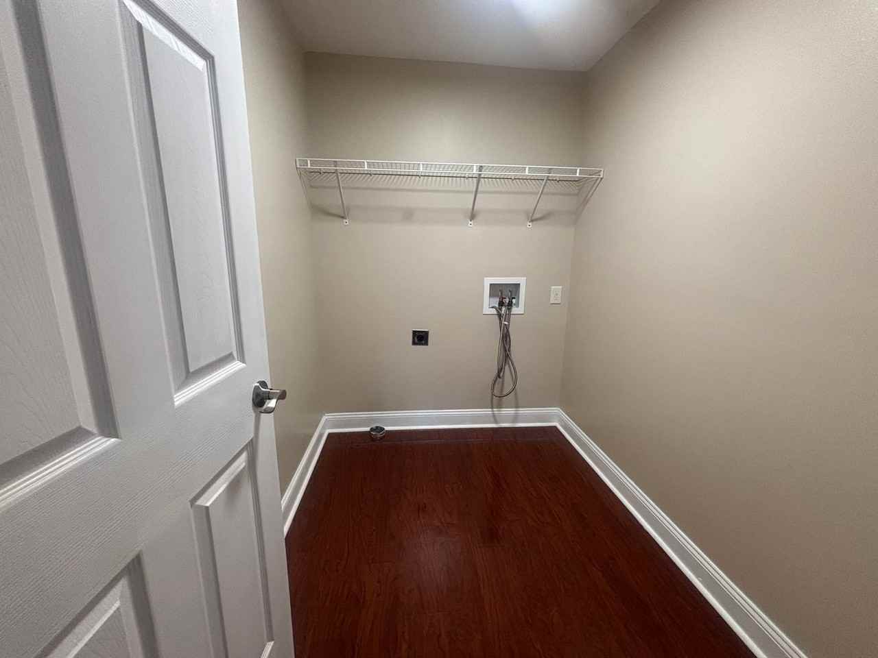 406 Walker St - Photo 6 of 13