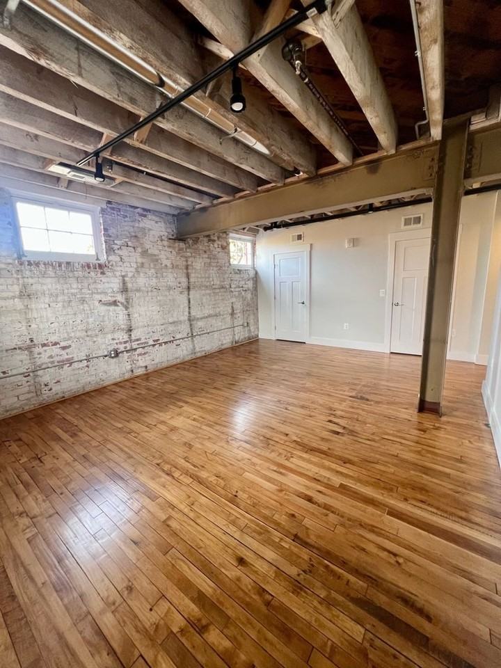 401 Princess Anne St - Photo 4 of 19