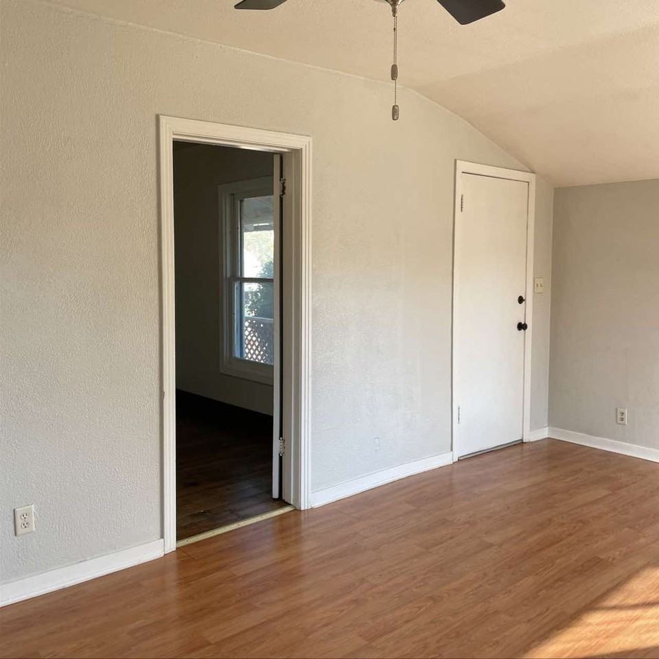 113 W Sunset St #A - Photo 3 of 20