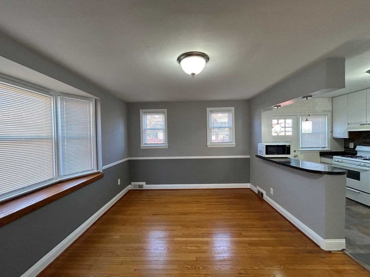 5006 Lindsay Rd - Photo 3 of 11