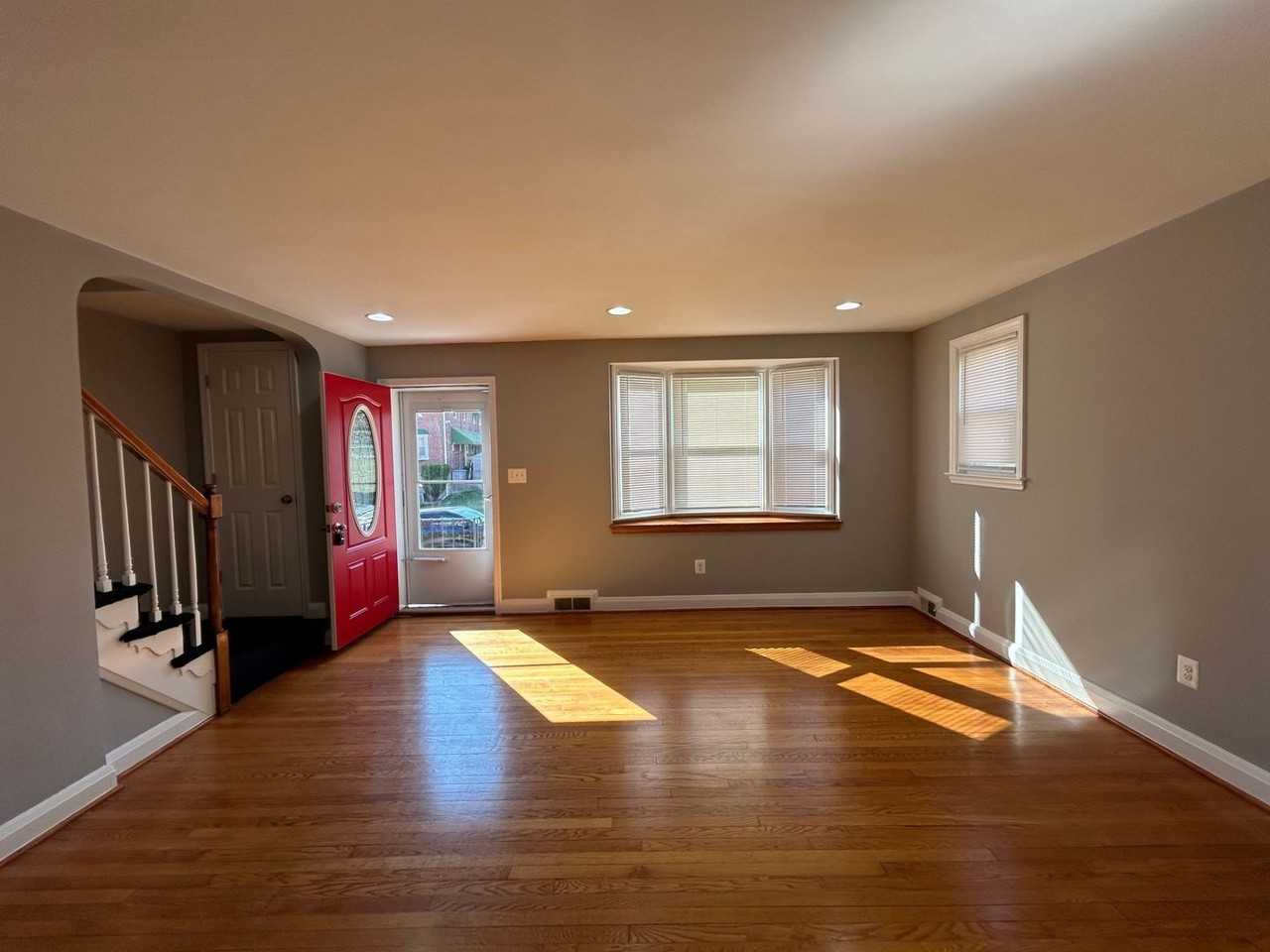 5006 Lindsay Rd - Photo 5 of 11