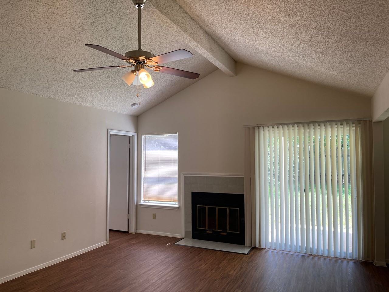 4141 Stonecroft Dr - Photo 2 of 29