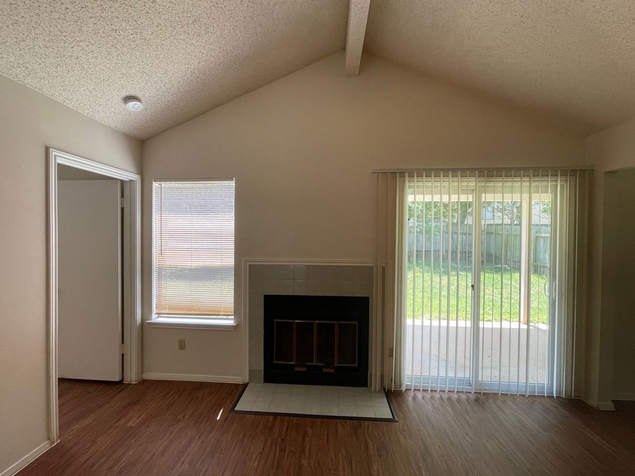 4141 Stonecroft Dr - Photo 4 of 29