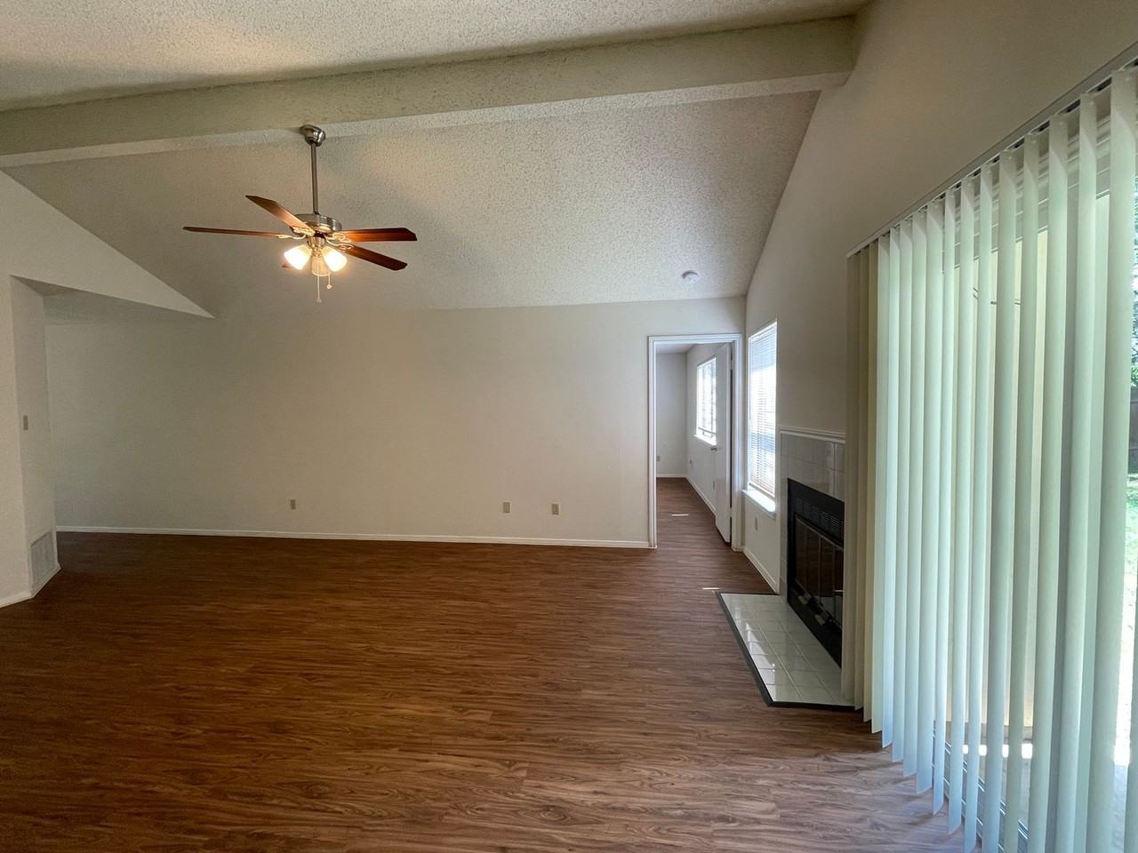 4141 Stonecroft Dr - Photo 5 of 29